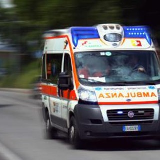 Incidente al Rally 1000 Miglia, auto esce di strada: spettatore travolto e ucciso Incidente al Rally 1000 Miglia, auto esce di strada: spettatore travolto e ucciso
