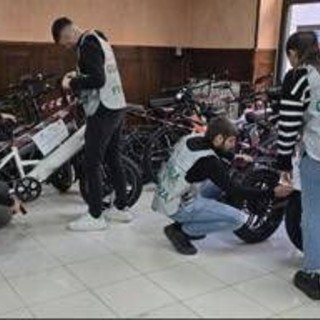 Potenziavano i motori delle e-bike: sequestrate 295 bici e due denunce