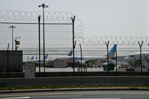 Dubai, aeroporto riapre dopo stop per droni Iran: primi voli stasera