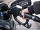 Caro carburante, prezzi benzina e diesel salgono ancora: senza taglio accisa gasolio a 2,4 euro