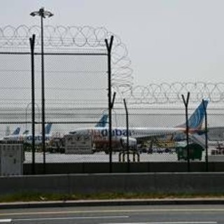 Dubai, aeroporto riapre dopo stop per droni Iran: primi voli stasera Dubai, aeroporto riapre dopo stop per droni Iran: primi voli stasera