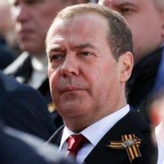 Trump e l'ultimatum a Putin sull'Ucraina, la replica di Medvedev: &quot;Gioca, ma rischia guerra contro Usa&quot;