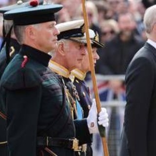 Non solo i titoli, re Carlo toglierà ad Andrea anche i cani della regina Non solo i titoli, re Carlo toglierà ad Andrea anche i cani della regina