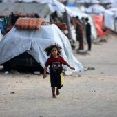 Gaza, appello dell'ambasciatrice: "L'Italia riconosca la Palestina e il Papa entri nell'inferno della Striscia"