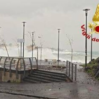 Maltempo, ciclone Harry flagella la Sicilia: onde alte 7 metri. Colpite anche Calabria e Sardegna, frane ed evacuati