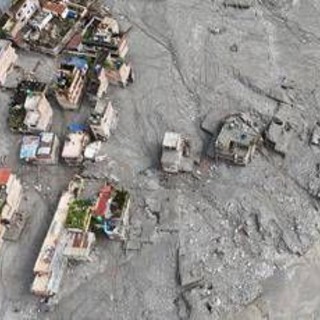 Alluvione in Nepal e Tibet, i morti sono più di 1.100