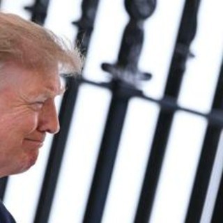 Trump torna alle catapulte a vapore, ordinata nuova portaerei per lanciare i jet