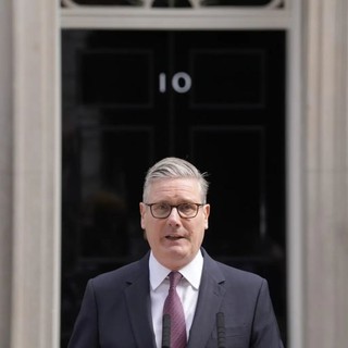 Uk, il premier Starmer annuncia le dimissioni
