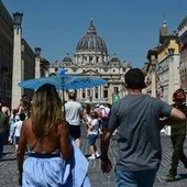 Caldo record non molla l'Italia, 18 città da bollino rosso oggi e domani
