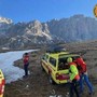 Incidente in montagna, escursionista precipita in un canale nel bellunese e muore