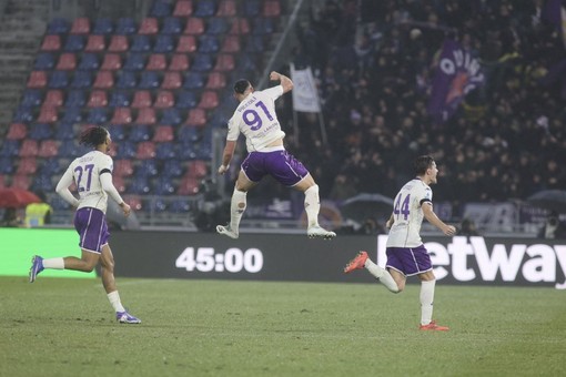 La Fiorentina sbanca Bologna, 2-1 nel ricordo di Commisso La Fiorentina sbanca Bologna, 2-1 nel ricordo di Commisso