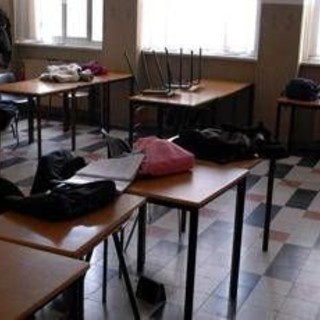 Violenza contro i prof da Roma a Lamezia Terme, la psicologa: "Alto rischio di emulazione" Violenza contro i prof da Roma a Lamezia Terme, la psicologa: "Alto rischio di emulazione"
