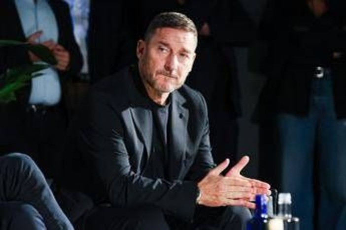 Roma, Totti: &quot;Ultimo anno giocavo contro tutti, mi hanno fatto smettere&quot;