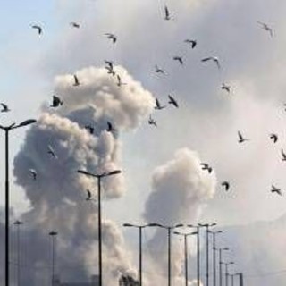 Nuovi raid Usa in Iran, Teheran risponde: colpite basi americane in Kuwait e Bahrein