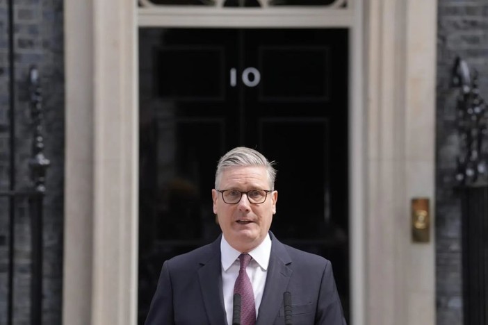 Uk, il premier Starmer annuncia le dimissioni Uk, il premier Starmer annuncia le dimissioni