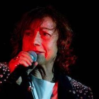 Gianna Nannini, frattura al braccio sul palco a Wiesbaden ma il tour non si ferma