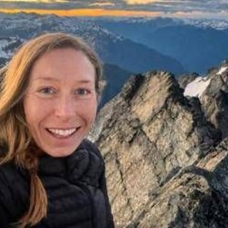 Kalie McCrystal, addio alla skyrunner dispersa sul Cervino: "Caduta mentre scendeva" Kalie McCrystal, addio alla skyrunner dispersa sul Cervino: "Caduta mentre scendeva"