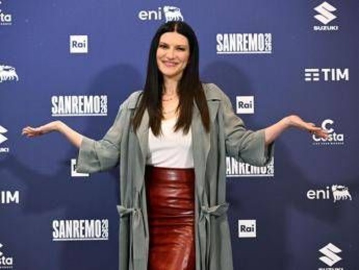Sanremo 2026, Laura Pausini: il ritorno al Festival in veste di co-conduttrice Sanremo 2026, Laura Pausini: il ritorno al Festival in veste di co-conduttrice