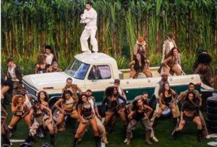 Super Bowl, Bad Bunny infiamma l’Halftime Show e Trump attacca: "Uno schiaffo agli Usa"