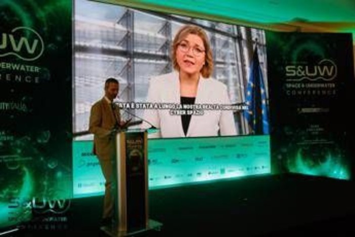 Difesa, Virkkunnen: "Spazio, cavi sottomarini e cyber sono i nuovi domini della guerra ibrida" Difesa, Virkkunnen: "Spazio, cavi sottomarini e cyber sono i nuovi domini della guerra ibrida"