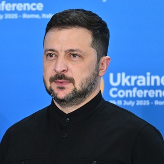 Zelensky “Con la Francia ampliamo produzione congiunta difesa”