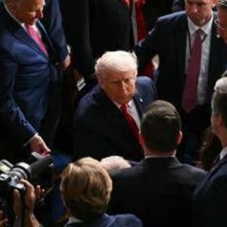 Trump, discorso record di 108 minuti tra proteste e silenzi