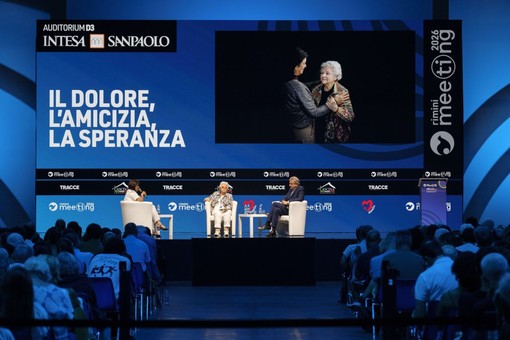 Incontro tra due “sorelle di dolore” apre la 47^ edizione del Meeting di Rimini Incontro tra due “sorelle di dolore” apre la 47^ edizione del Meeting di Rimini