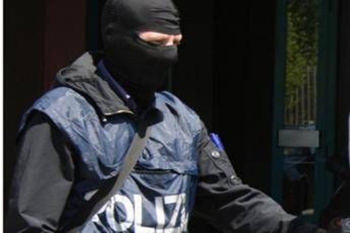 Siena, odio razziale e apologia fascista e nazista: denunciati 13 minori