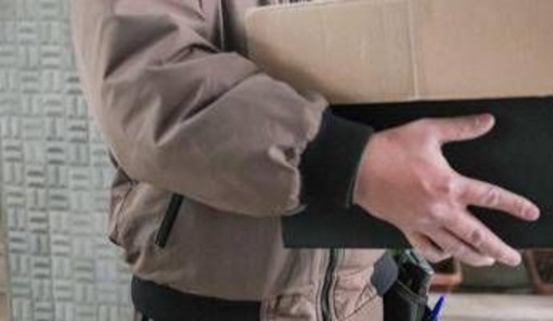 Manovra, Urso: "Tassa su piccoli pacchi? E' per la consegna di quelli che arrivano dalla Cina" Manovra, Urso: "Tassa su piccoli pacchi? E' per la consegna di quelli che arrivano dalla Cina"