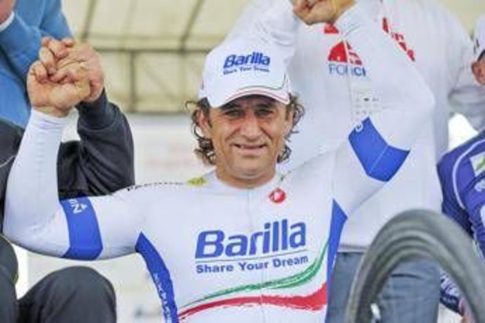 Funerali Zanardi, l'omelia di Don Pozza e l'aneddoto sulla 'lezione in autogrill'