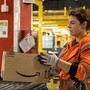 Amazon, 16 milioni di euro per la sicurezza su lavoro in Italia