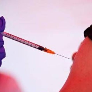 Vaccini, 'Un modo per prendersi cura di sé', campagna Gsk rivolta agli adulti