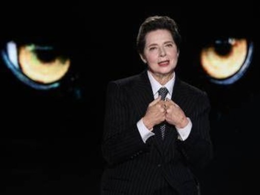 Dallo stupro subito a 16 anni fino ai debiti del padre, Isabella Rossellini si racconta a Belve Dallo stupro subito a 16 anni fino ai debiti del padre, Isabella Rossellini si racconta a Belve