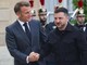 Ucraina, Zelensky vede i Volenterosi a Parigi: incognita Trump al vertice