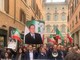 Riforma della giustizia, Forza Italia festeggia in piazza con maxi foto di Berlusconi: &quot;Vittoria storica&quot;