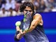 Esordio vincente per Alcaraz a Tokyo, Michelsen ko in tre set: affronterà Arnaldi al 2° turno Esordio vincente per Alcaraz a Tokyo, Michelsen ko in tre set: affronterà Arnaldi al 2° turno