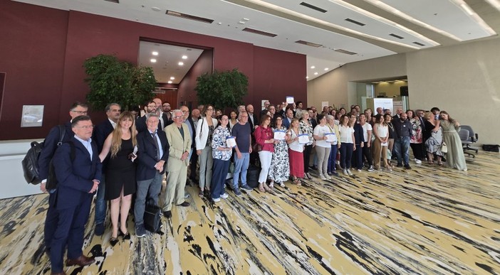 “Stelle della donazione” agli ospedali lombardi impegnati sul fronte dei trapianti “Stelle della donazione” agli ospedali lombardi impegnati sul fronte dei trapianti