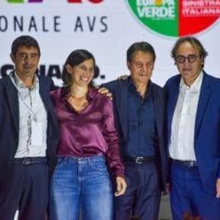 Centrosinistra, prove di unità dei leader sul palco di Avs. Tra dubbi di Conte su Renzi, nodo Kiev e primarie sullo sfondo Centrosinistra, prove di unità dei leader sul palco di Avs. Tra dubbi di Conte su Renzi, nodo Kiev e primarie sullo sfondo