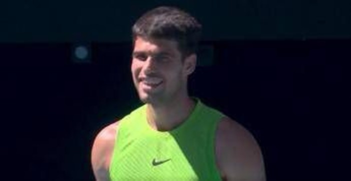 Australian Open, tifoso urla "Carlos Nadal!" e Alcaraz scoppia a ridere Australian Open, tifoso urla "Carlos Nadal!" e Alcaraz scoppia a ridere