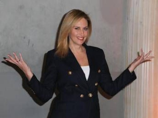 Chiara Giallonardo incinta a 46 anni, gli insulti social dopo l'annuncio