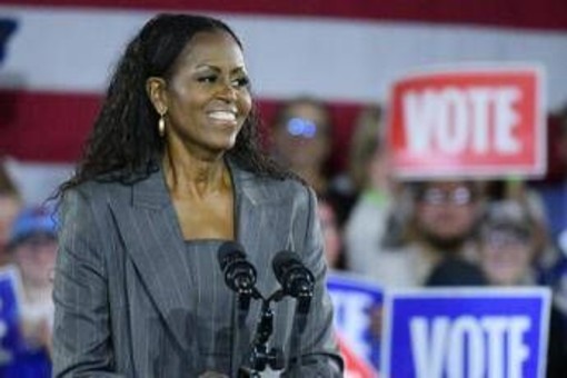 Michelle Obama, momento difficile: &quot;Sono in terapia, sto attraversando una transizione&quot;
