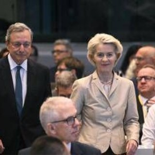 Von der Leyen a Draghi: &quot;Grazie Mario per il tuo servizio all'Europa&quot;