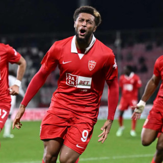 Il Monza torna a sorridere, Cagliari travolto per 4-0