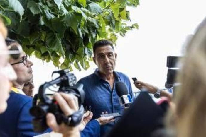 Vannacci a Cernobbio: "Orgoglioso di essere qui, finanza interessata a quello che sta succedendo"