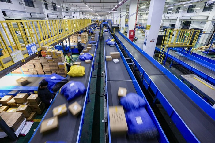 Cina: Festival dello shopping “Double 11” registra volume record pacchi gestiti