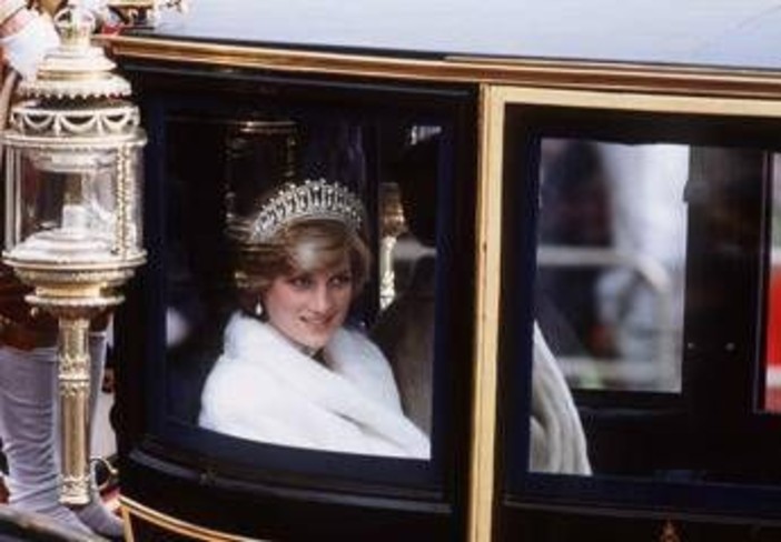 Addio a David Thomas, lo storico 'Gioielliere della Corona': l'incontro con la famiglia reale