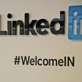 Linkedin, in automatico logo azienda su profilo? Il lavoratore rischia l'illecito Linkedin, in automatico logo azienda su profilo? Il lavoratore rischia l'illecito