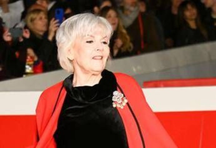 Caterina Caselli compie 80 anni: il Casco d'Oro tra voce, talento e intuizione