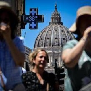Il caldo miete vittime in Italia ed Europa, oggi 18 città da bollino rosso: venerdì saranno 20