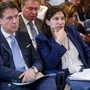 Conte: "M5S non firma programma con armi a Ucraina". Schlein: "Sostegno a Kiev"